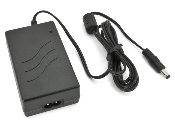 Batterieliminator 9V 3000mA stab switchat (restparti) @ electrokit (1 av 2)