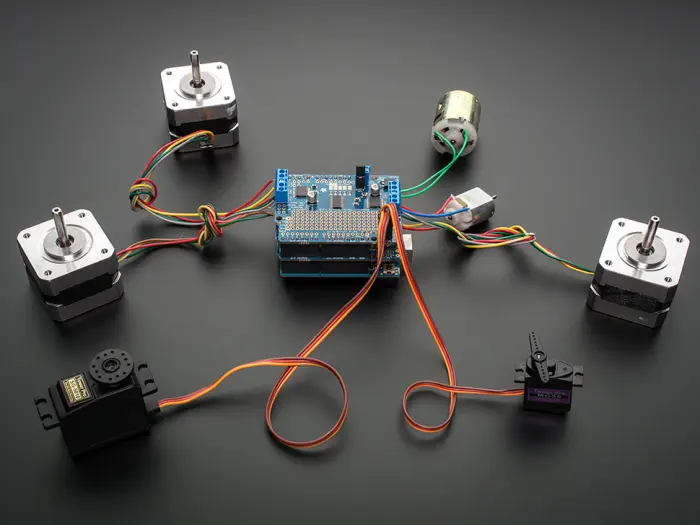 Adafruit motor shield for Arduino Uno R3/R4 v2.3 @ electrokit (6 of 7)
