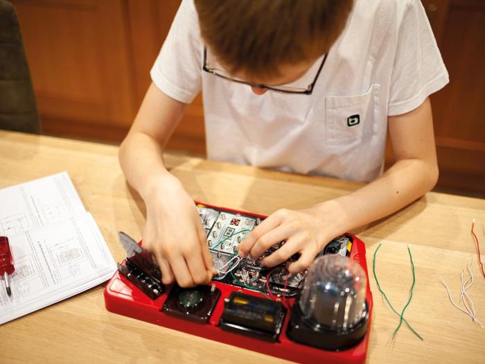 Experimentlåda för elektronik - 50 projekt @ electrokit (8 av 10)