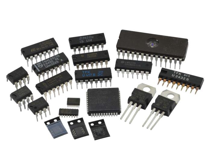 IC-kretsar ca 20 st - blandade värden @ electrokit (1 av 1)