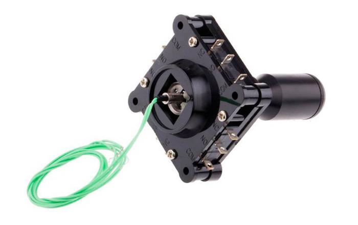 Joystick 4-vägs + switch 250V 5A IP65 22mm hålmontering @ electrokit (2 av 2)