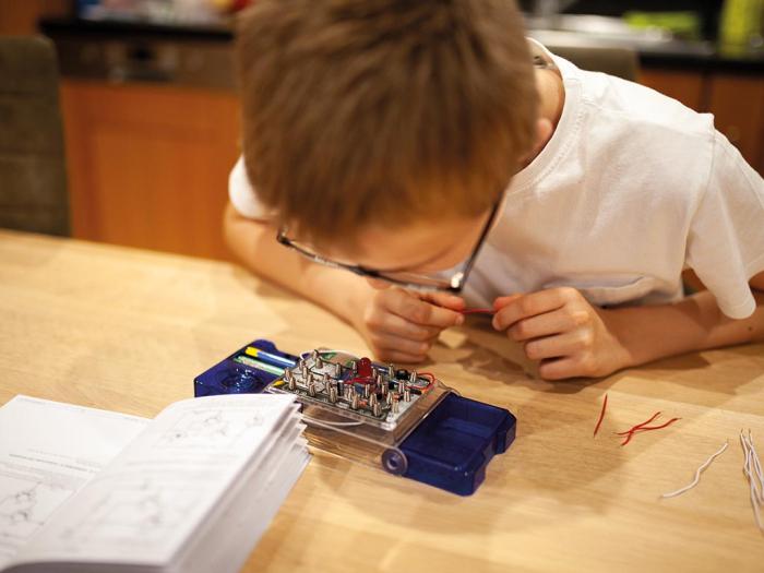Experimentlåda för elektronik - 8 projekt @ electrokit (8 av 8)