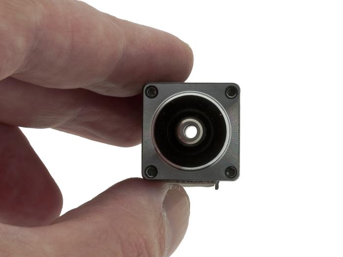 Stegmotor NEMA8 1.8° 0.016Nm ihålig axel @ electrokit (4 av 4)