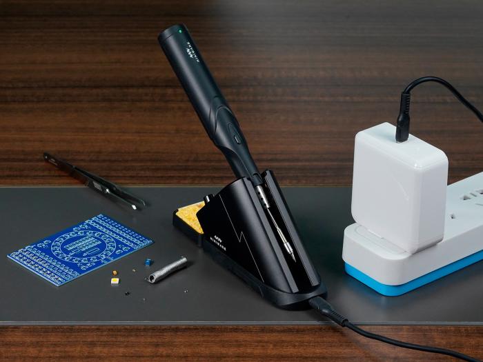 Cordless soldering iron 36W TS1C @ electrokit (9 of 14)