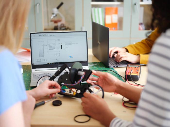 Arduino Engineering Kit rev 2 @ electrokit (14 av 15)