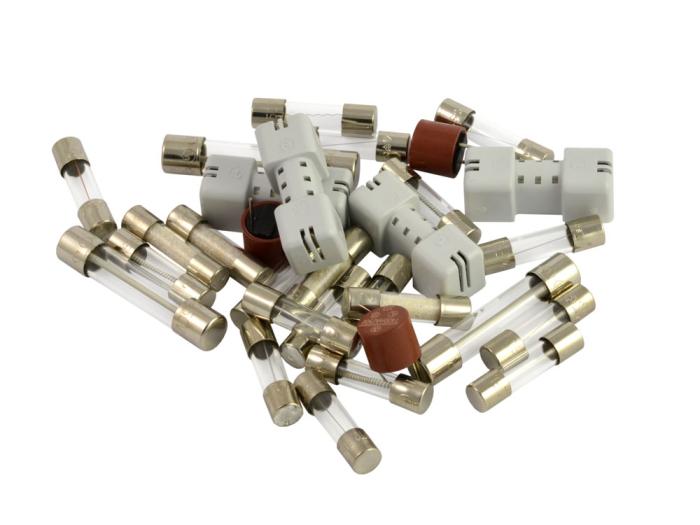 Säkringar ca 30 st - blandade modeller @ electrokit (1 av 2)