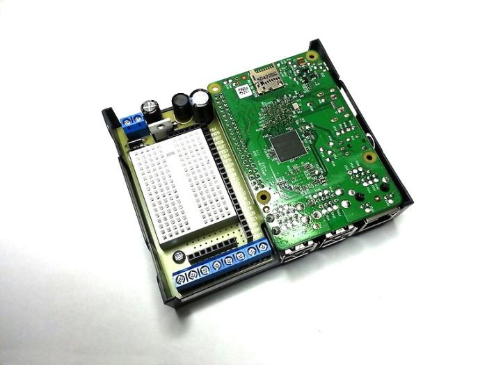 Inbyggnadslåda för Raspberry Pi 4 - DIN-skena @ electrokit (5 av 10)