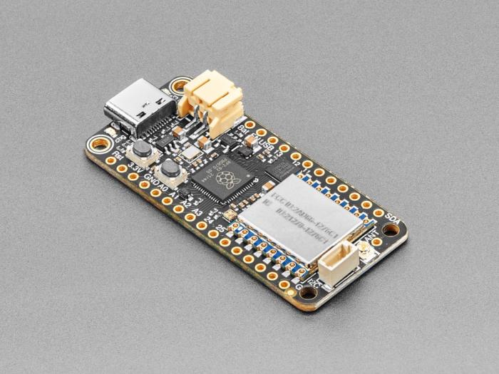Adafruit Feather RP2040 RFM95 868MHz @ electrokit (4 av 8)