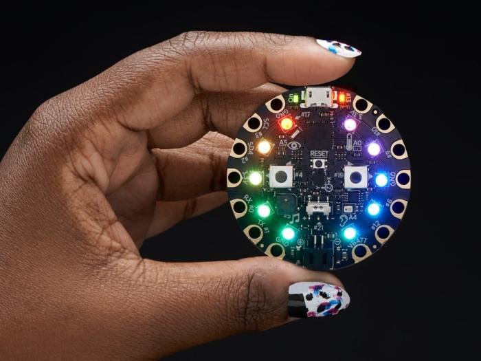 Adafruit Circuit Playground Classic @ electrokit (4 of 6)
