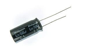 Elektrolytkondensator 1500uF 6.3V 105C &oslash;8x16mm 4000h @ electrokit