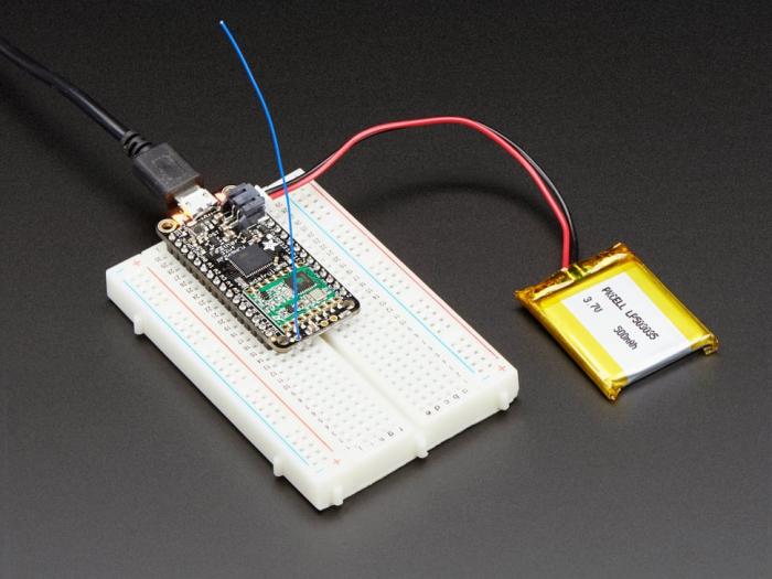 Adafruit Feather 32u4 - RFM95W 868 MHz @ electrokit (6 av 6)