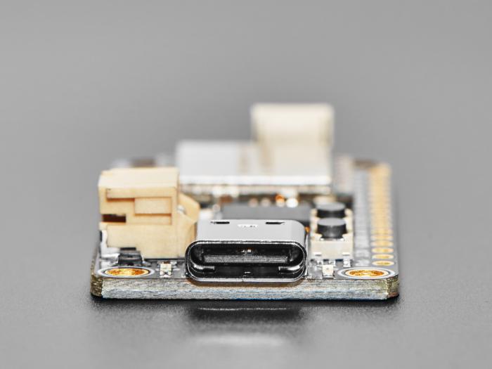 Adafruit Feather RP2040 RFM95 868MHz @ electrokit (6 av 8)