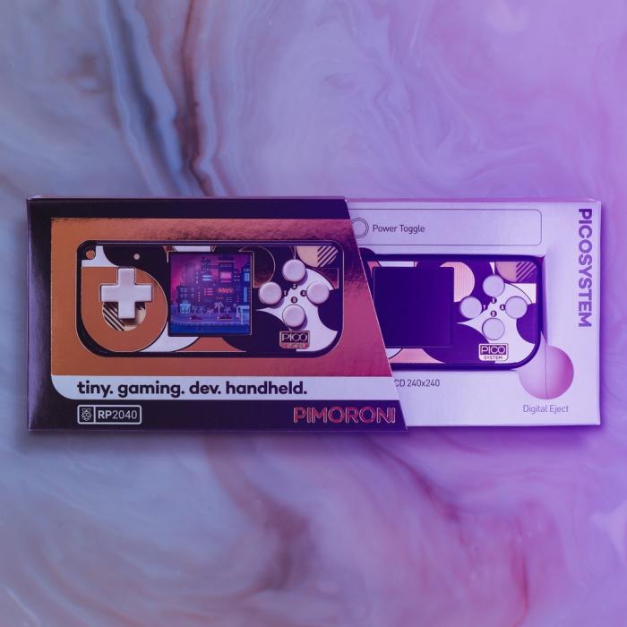 PicoSystem handheld gaming console @ electrokit (3 of 12)