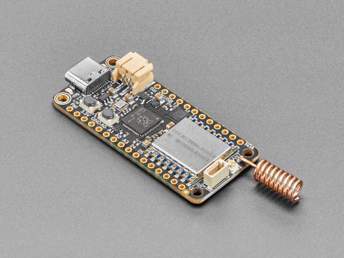 Adafruit Feather RP2040 RFM95 868MHz @ electrokit (7 av 8)