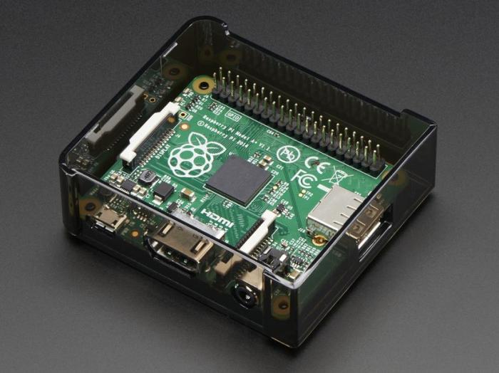 Inbyggnadslåda för Raspberry Pi Mod A+ transparent/rökfärgad @ electrokit (4 av 6)