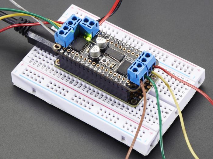 DC Motor + Stepper FeatherWing @ electrokit (7 av 8)