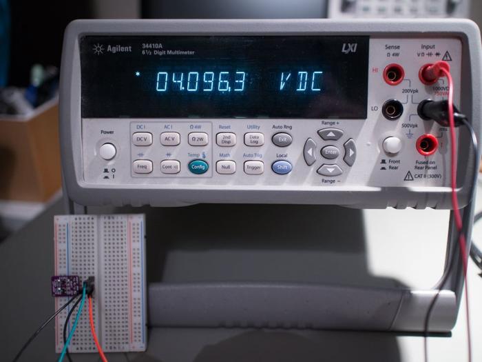 Spänningsreferens 2.048V / 4.096V LM4040 @ electrokit (5 av 6)