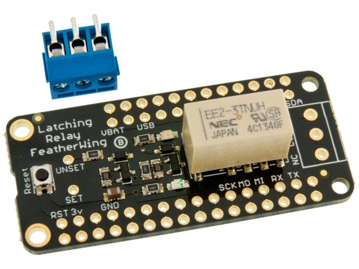 Latching Mini Relay FeatherWing @ electrokit (1 av 3)