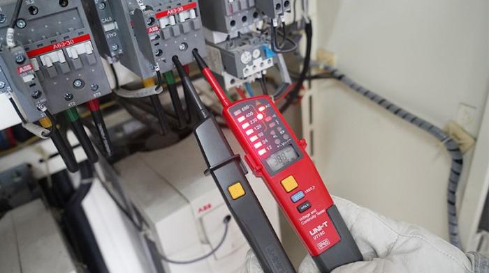 Voltage tester AC/DC 12-690V Uni-T UT18C @ electrokit (4 of 4)