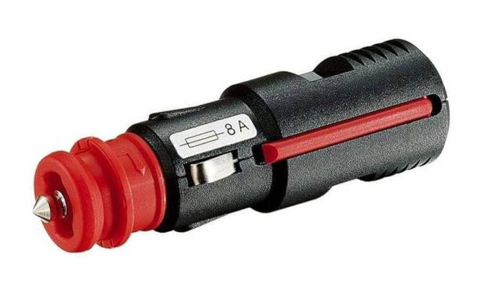 12V kontakt cigg/DIN 8A säkring - dragavlastning Z @ electrokit (1 av 1)