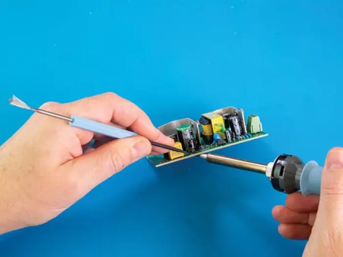 Soldering aid 6 parts @ electrokit (2 of 5)
