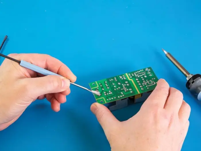 Soldering aid 6 parts @ electrokit (4 of 5)