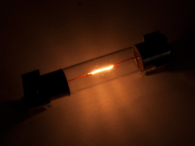Ampoule Fusible LED 8V 6x31mm - Pour Appareils Hi-Fi, Magnétoscopes, Lumière